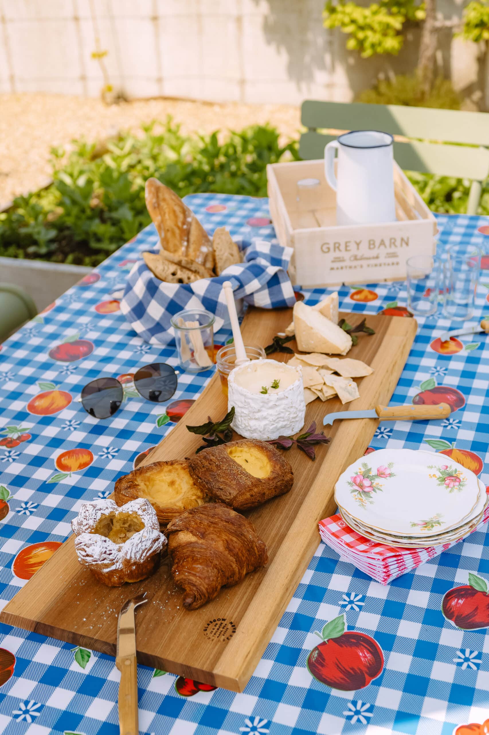 Cheese Tasting, Cheeseboard, Marthas Vineyard Travel Guide | Charmed by Camille