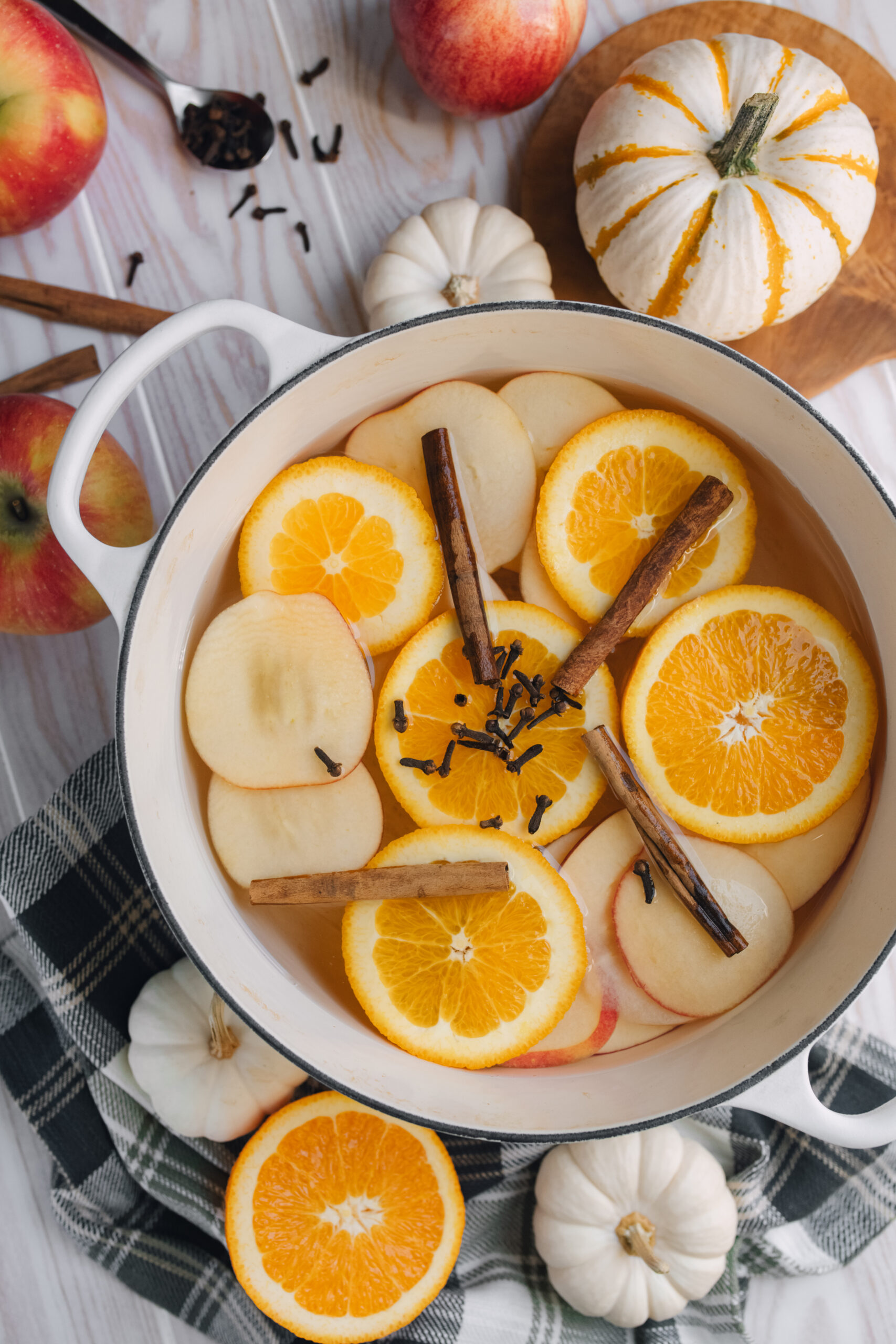 This Easy Fall Simmer Pot Will Make Your Home Smell Amazing - Charmed ...