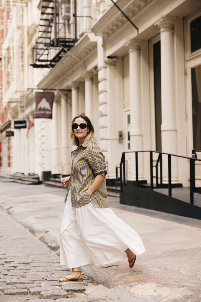 poplin skirt outfit idea