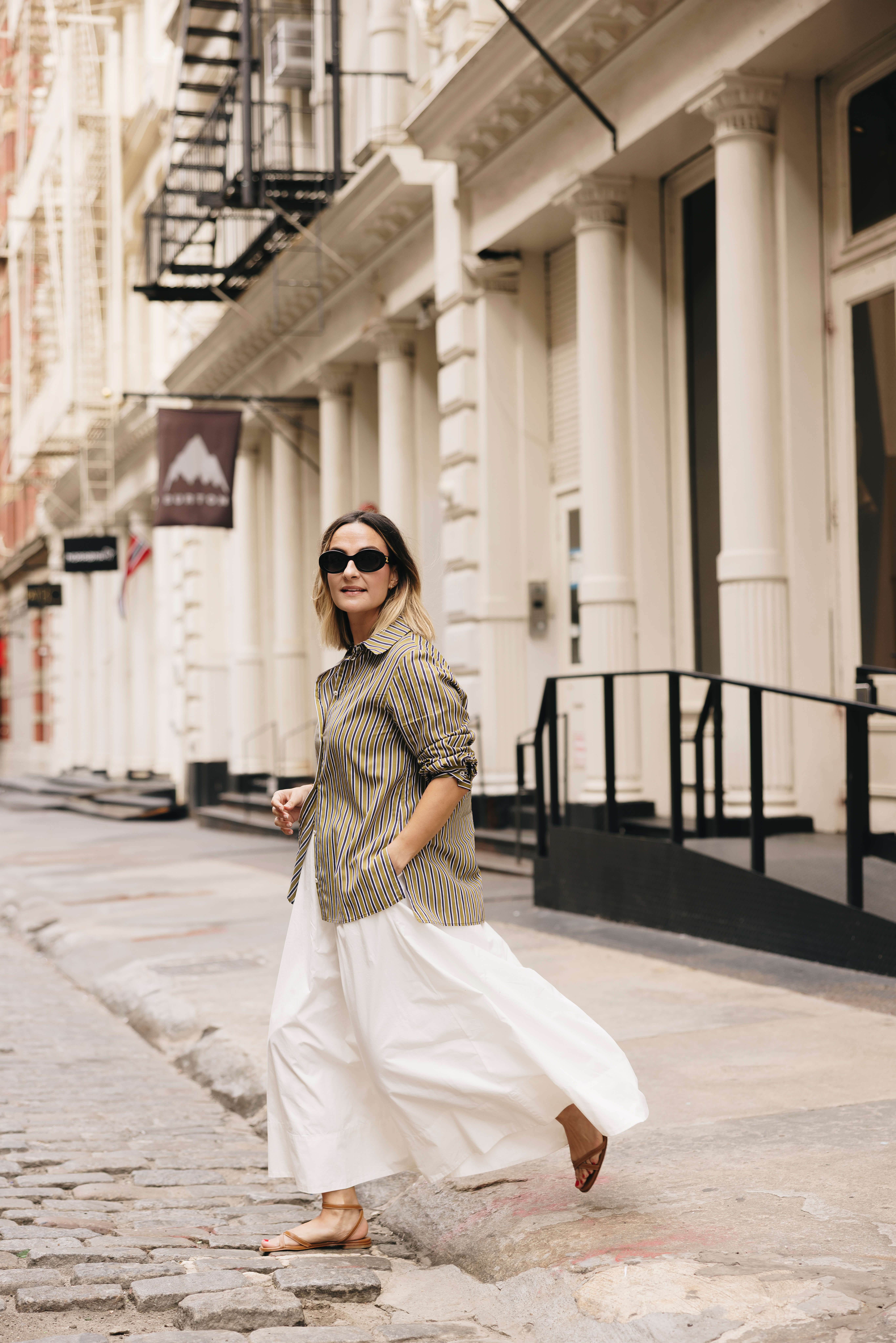 poplin skirt outfit idea