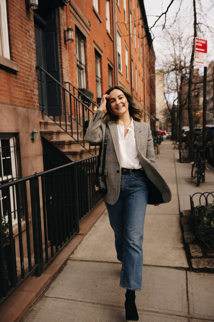 fall white button down shirt outfit